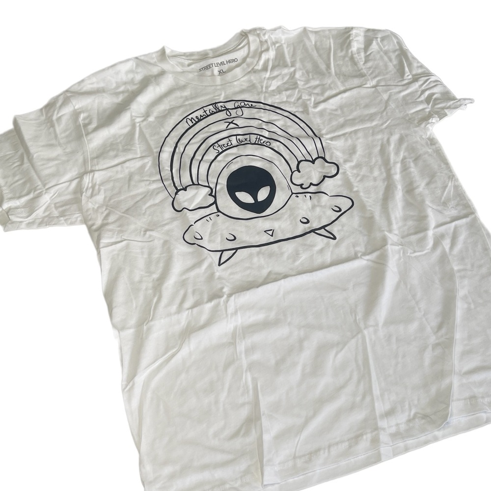 NWOT Mens White Street Level Hero Alien Spaceship Rainbow Graphic T Size XL